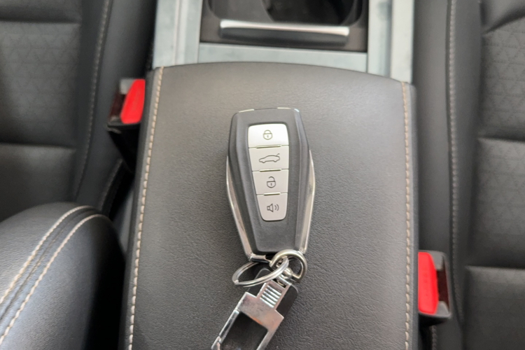 吉利汽车 帝豪 2021款 UP 1.5L CVT豪华型中控内饰7005