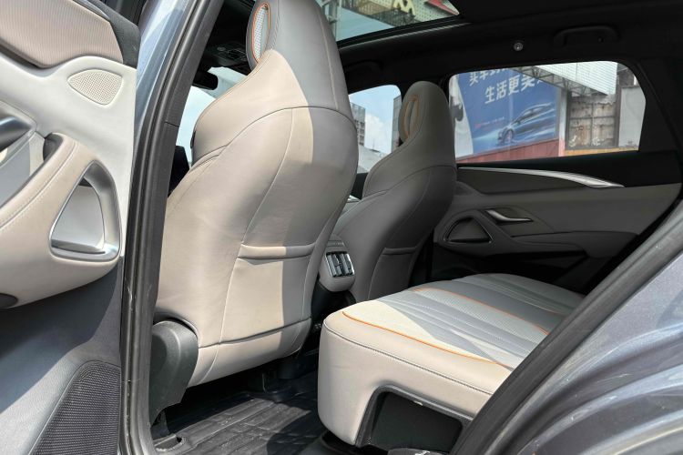 比亚迪 宋Pro新能源 2023款 冠军版 DM-i 110KM卓越型中控内饰7015