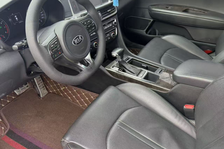 起亚K5 2016款 1.6T 自动LUX中控内饰7002