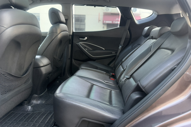 现代 胜达 2013款 2.4L 自动两驱智能型中控内饰7001