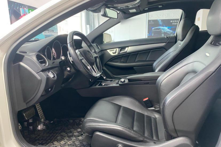 奔驰C级AMG 2012款 AMG C 63 Coupe 动感型中控内饰7004