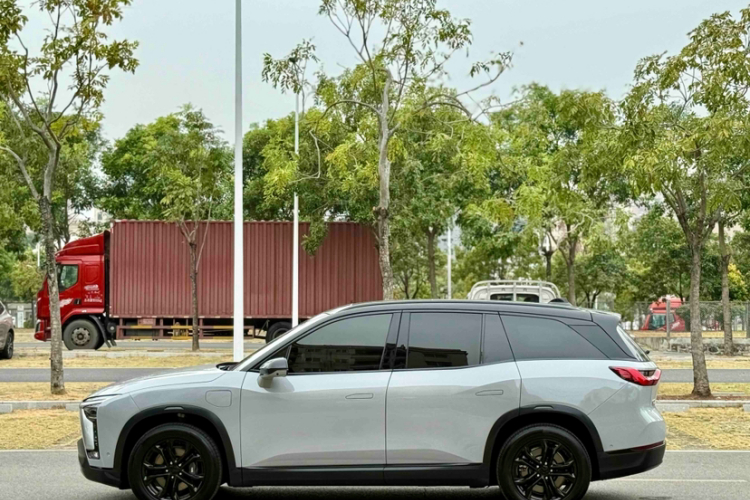 蔚来ES8 2020款 415KM 七座版车身外观6004