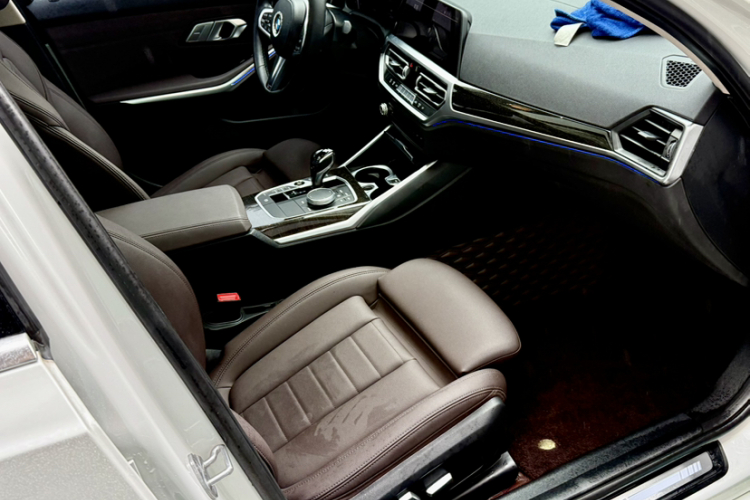 宝马3系 2021款 改款 325Li M运动套装中控内饰7008