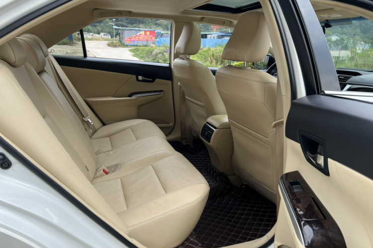 丰田 凯美瑞 2015款 2.0G 领先版中控内饰7004