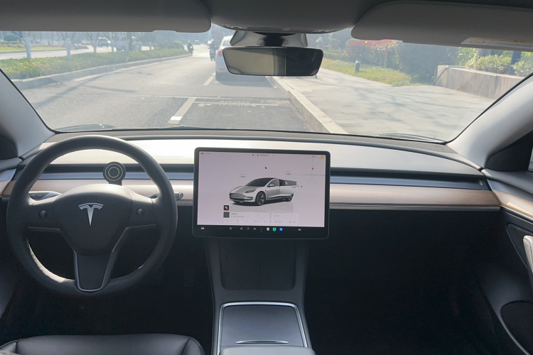 特斯拉 Model 3 2022款 后轮驱动版中控内饰7003