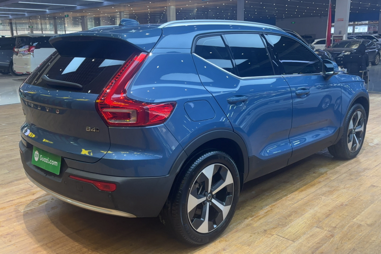 沃尔沃XC40 2023款 B4 四驱智远豪华版车身外观6006