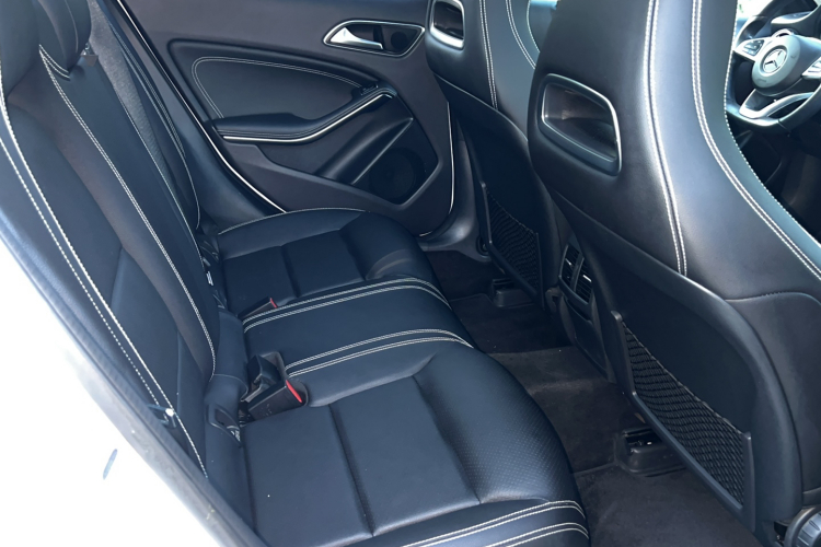 奔驰GLA 2019款 GLA 200 动感型中控内饰7005