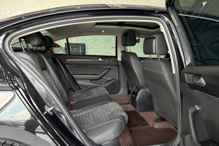 大众 迈腾 2020款 330TSI DSG 豪华型中控内饰7009