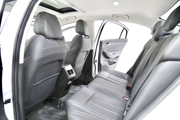 奇瑞 艾瑞泽5 PLUS 2023款 1.5T CVT享PLUS中控内饰7004