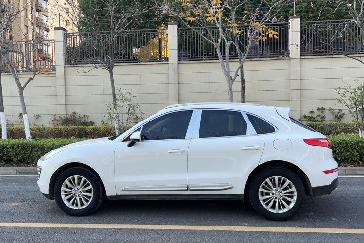 众泰SR9 2017款 2.0T 自动极致之光版车身外观6004