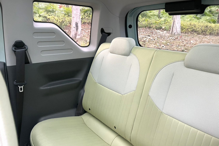 吉利汽车 2023款 熊猫mini 200km 灵动熊中控内饰7007