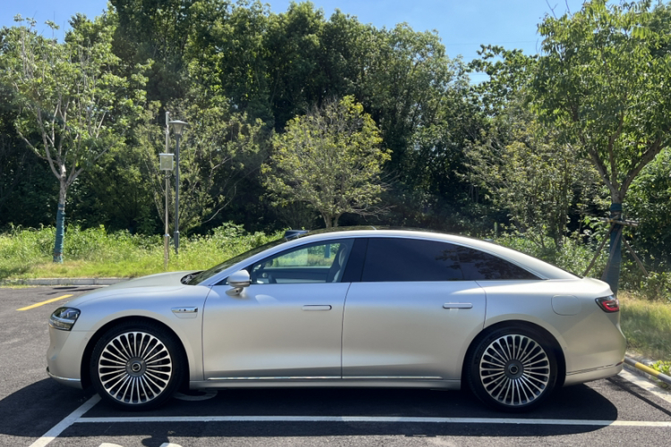 鸿蒙智行 享界S9 2024款 纯电 Ultra 四驱旗舰版车身外观6002