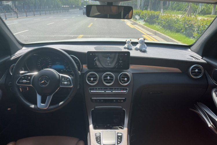 奔驰GLC 2020款 改款 GLC 260 L 4MATIC 豪华型中控内饰7010