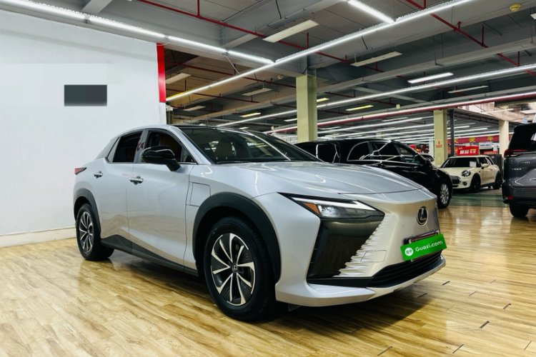 雷克萨斯RZ 2023款 450e 四驱纵享版车身外观6007