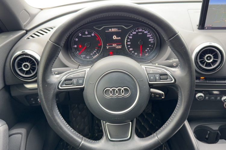 奥迪A3(进口) 2015款 Cabriolet 40 TFSI中控内饰7006