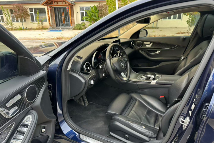 奔驰C级 2016款 C 200 L 运动型中控内饰7001