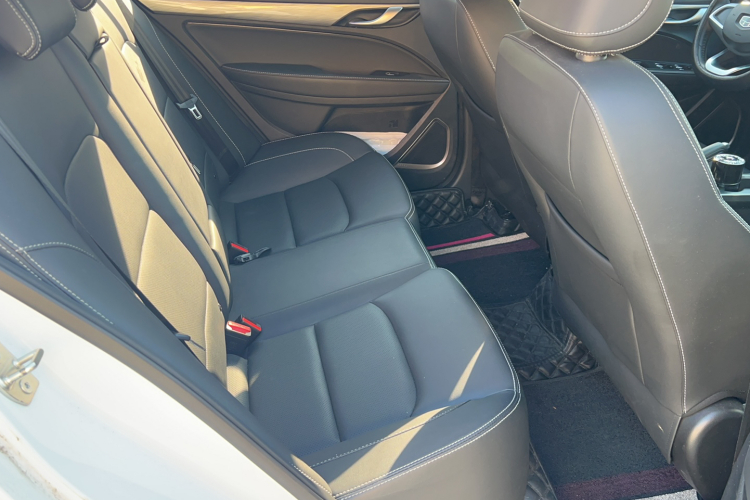 吉利汽车 帝豪 2019款  领军版 1.5L 手动豪华型 国VI中控内饰7005