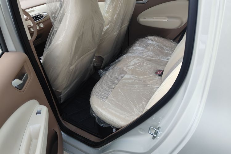 五菱汽车 宏光MINIEV 2025款 四门版 进阶款中控内饰7002