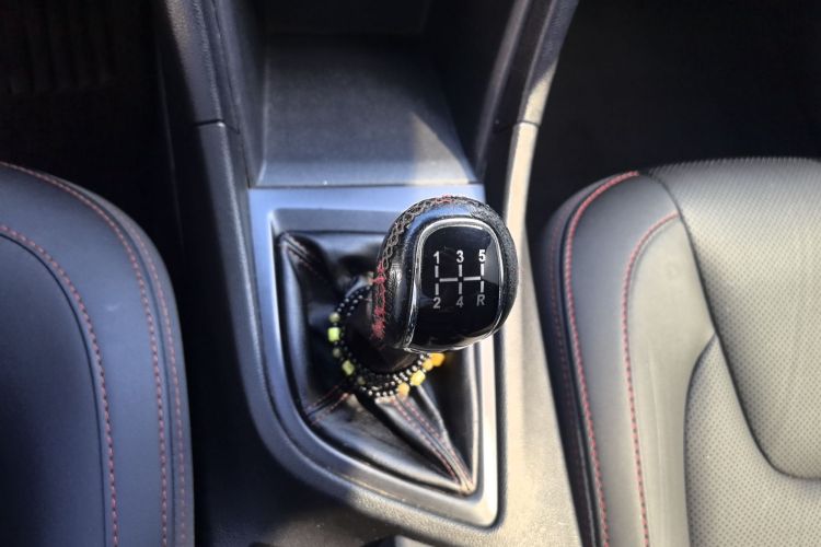 奇瑞 艾瑞泽5 2018款 1.5L 手动致敬青春版中控内饰7004