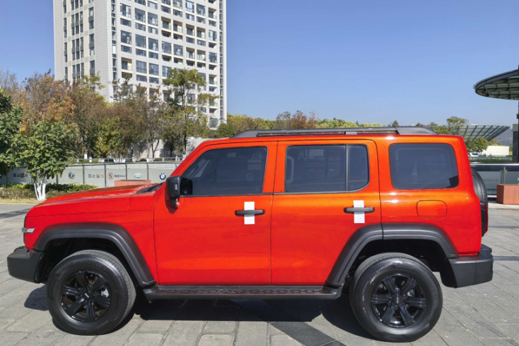 坦克300 2021款 越野版 2.0T 征服者车身外观6004