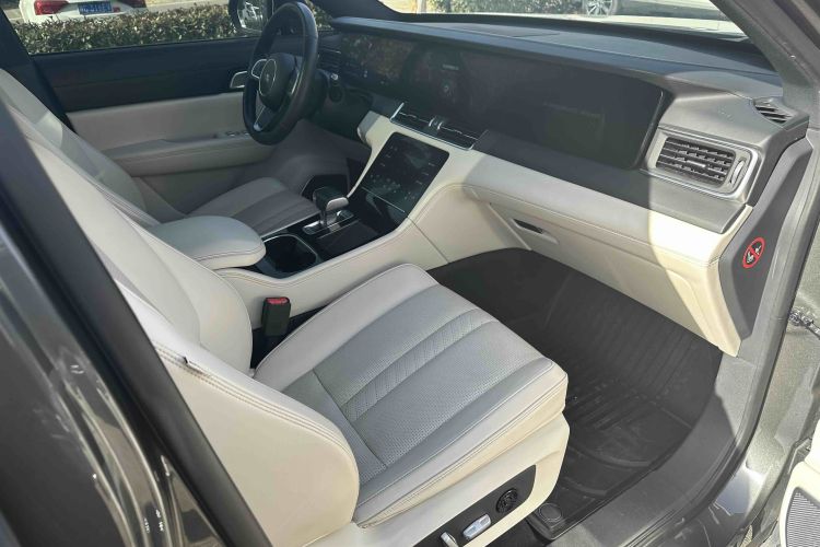 理想汽车 理想ONE 2020款 增程6座版中控内饰7003
