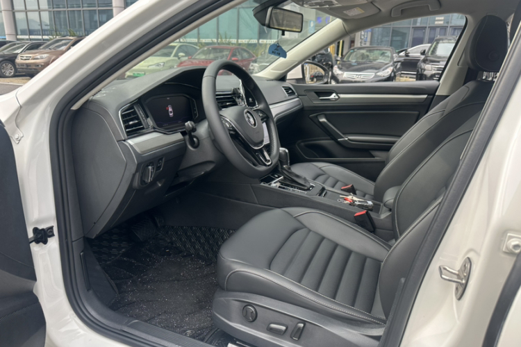 大众 凌渡 2021款 改款 280TSI DSG舒适版中控内饰7002