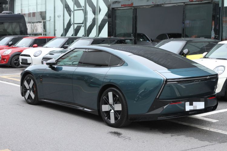 小鹏P7 2025款 750 四驱高性能 Ultra车身外观6001