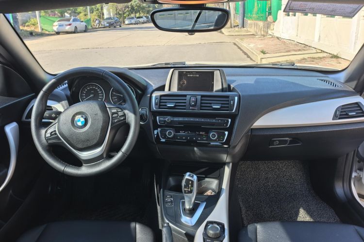 宝马2系(进口) 2015款 218i 敞篷轿跑车中控内饰7001