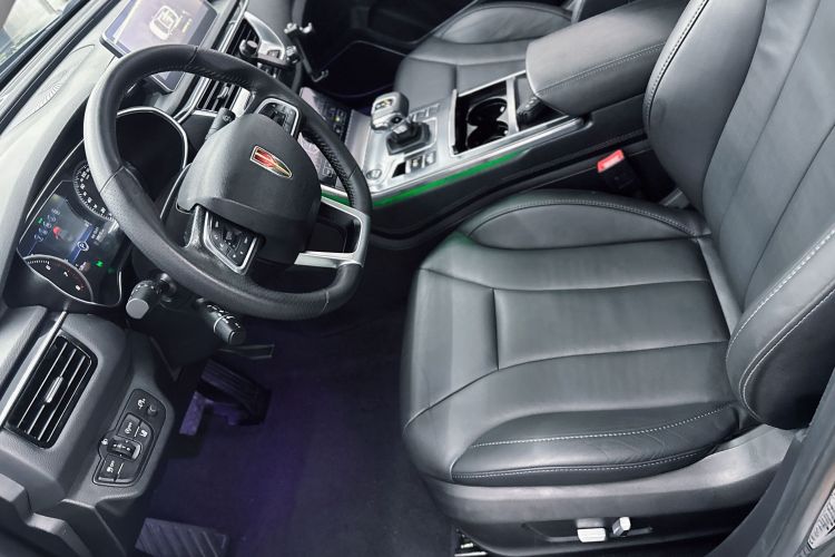 红旗H5 2020款 1.8T 自动智联旗享版中控内饰7004