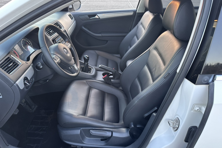 大众 速腾 2014款 1.4TSI 手动豪华型局部细节19