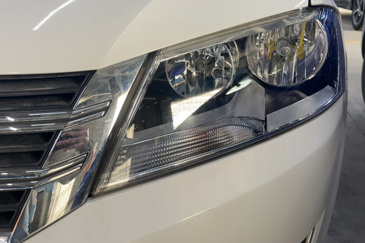 大众 朗逸 2013款 改款 1.6L 自动豪华版车身外观6007