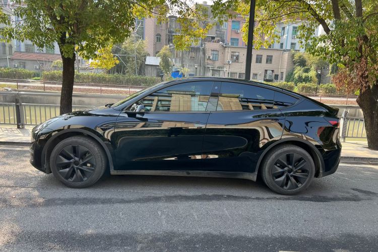 特斯拉 Model Y 2023款 长续航全轮驱动版车身外观6007