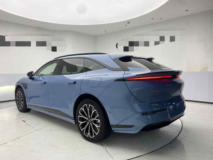 极氪007GT 2025款 四驱智驾版 75kWh(3)
