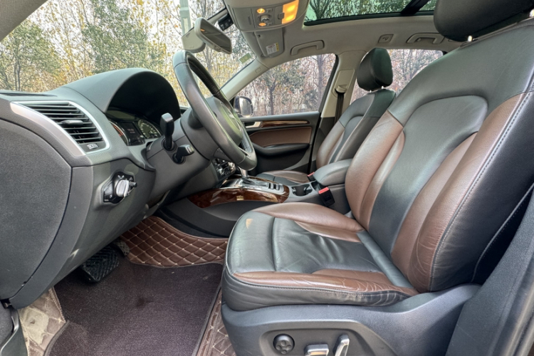 奥迪Q5 2017款 Plus 40 TFSI 技术型中控内饰7002