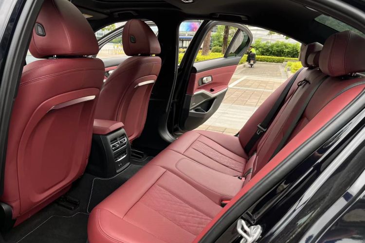 宝马3系 2023款 330i M运动曜夜套装中控内饰7003