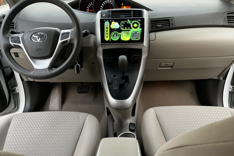 丰田 逸致 2015款 180E CVT跨界版中控内饰7001