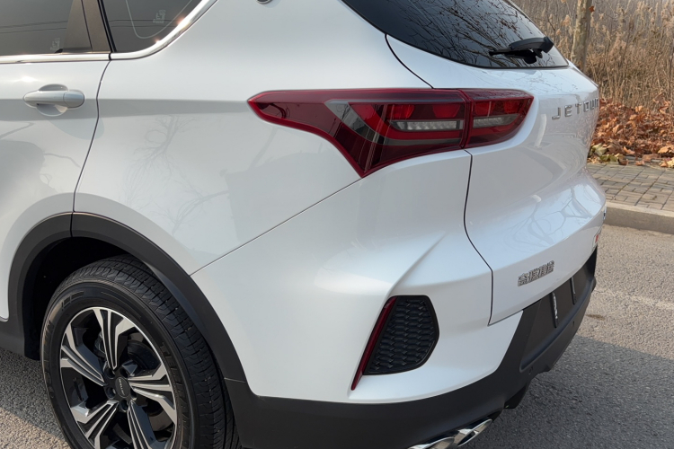 捷途X70 2023款 1.5T DCT超越PRO+版 5座车身外观6008