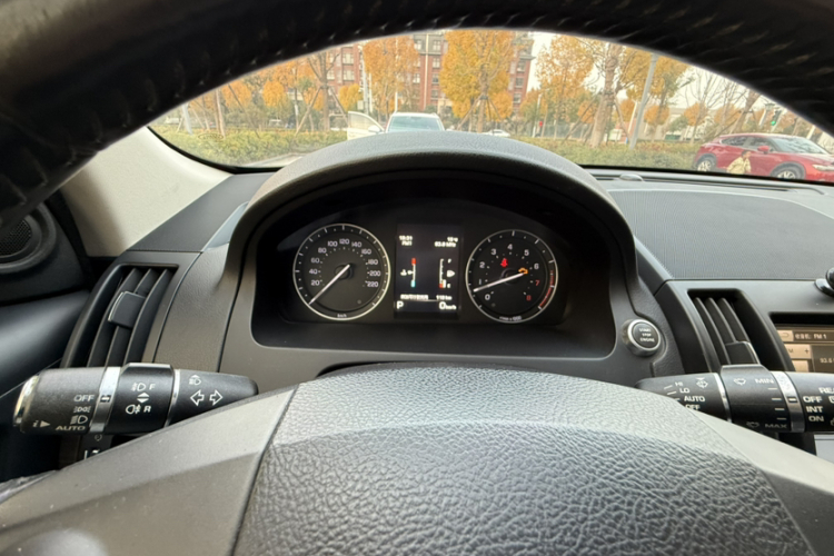 路虎 神行者2 2013款 2.0T Si4 SE汽油版中控内饰7005