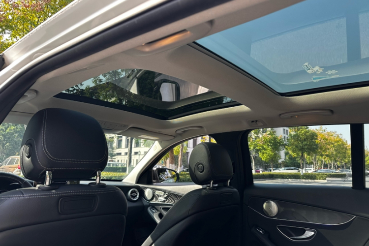 奔驰C级(进口) 2019款 C 260 旅行轿车局部细节22