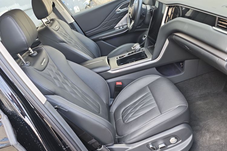 红旗HS7 PHEV 2024款 2.0T PHEV 四驱旗畅版 6座局部细节41