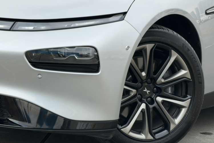 小鹏P7 2022款 670N+车身外观6001