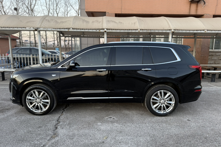 凯迪拉克XT6 2022款 2.0T 七座四驱豪华型车身外观6007