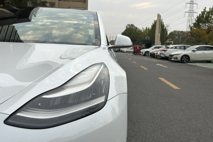 特斯拉 Model 3(进口) 2019款 标准续航后驱升级版(60度)局部细节36