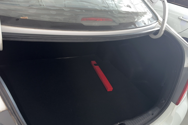 现代 瑞纳 2014款 1.4L 自动智能型GLS局部细节23