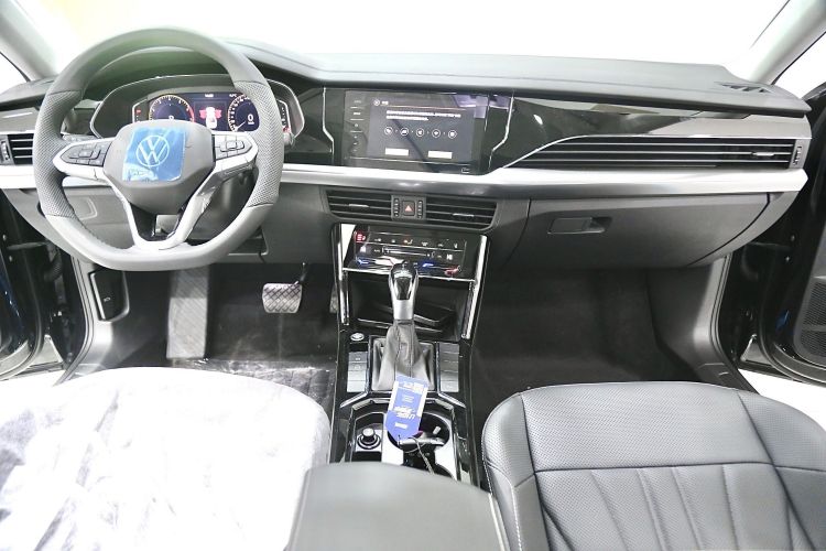 大众 帕萨特 2026款 出众款 330TSI 星空精英版中控内饰7001