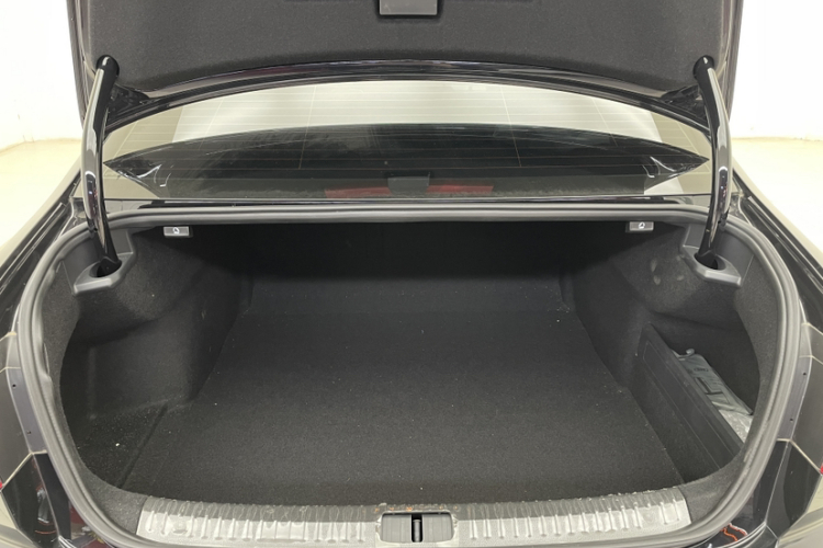 大众 迈腾 2023款 200万辆纪念版 330TSI DSG领先型中控内饰7004