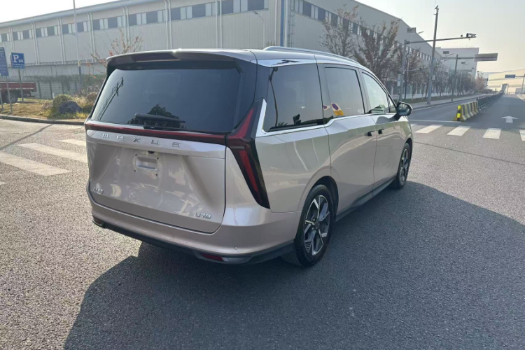 上汽大通MAXUS 大通G70 2024款 2.0T 自动旗舰版 7座车身外观6005