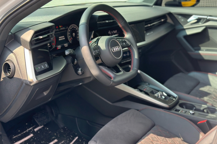 奥迪A3 2024款 Sportback 35 TFSI 豪华运动型中控内饰7009