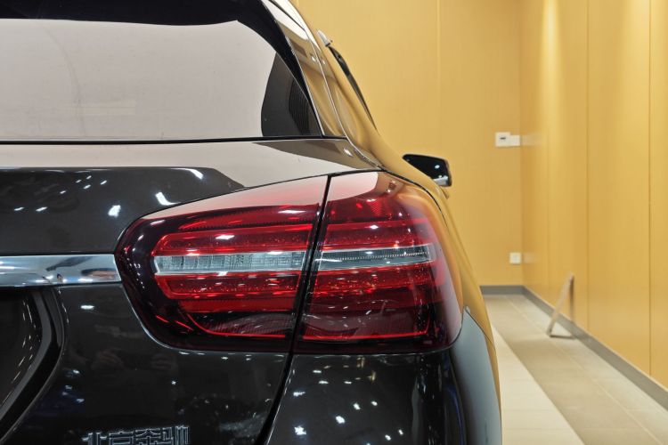 奔驰GLA 2018款 GLA 200 动感型车身外观6005