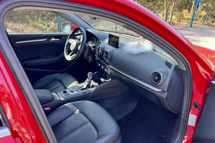 奥迪A3 2018款 30周年年型 Limousine 35 TFSI 进取型中控内饰7003